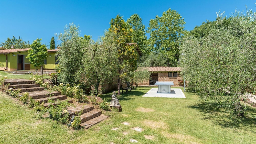 Villa photo 1
