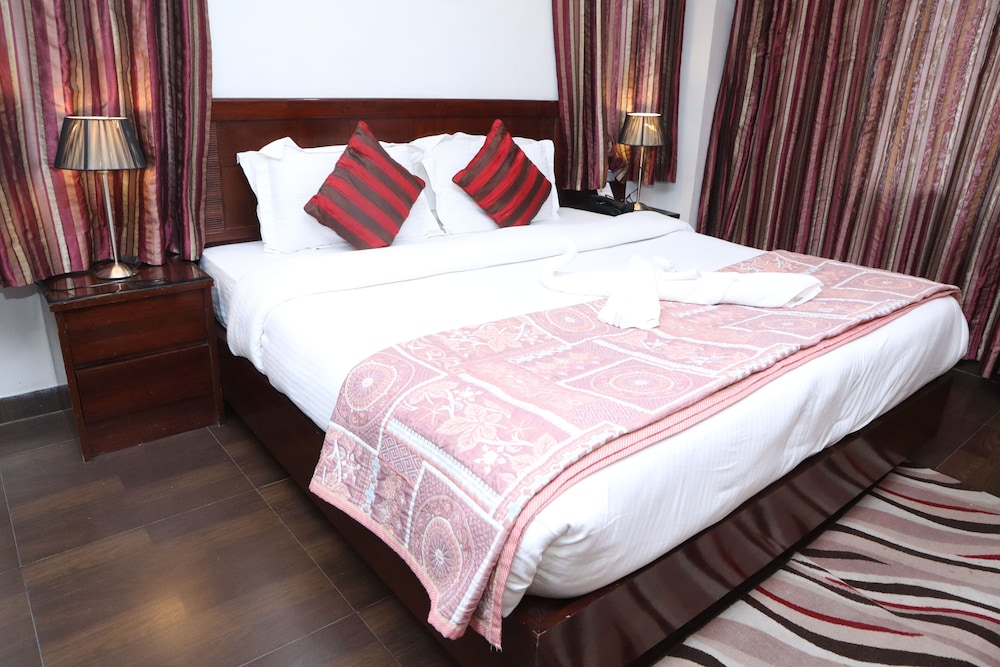 Royal Room - Photo 5