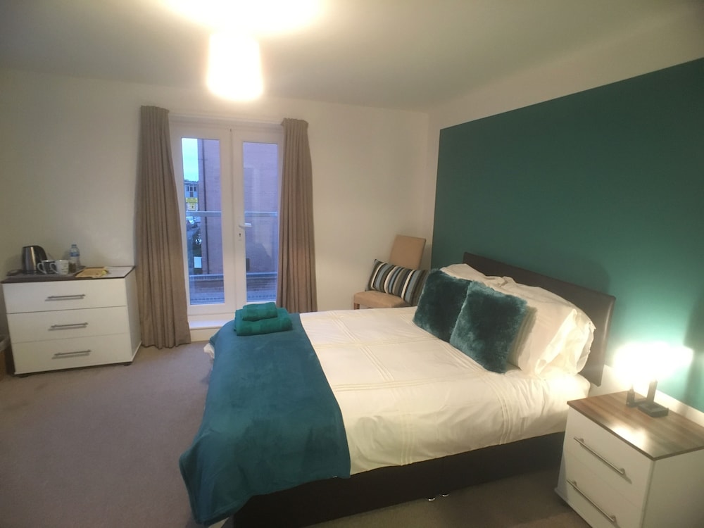 Double Room, 1 Double Bed, Shared Bathroom photo 2
