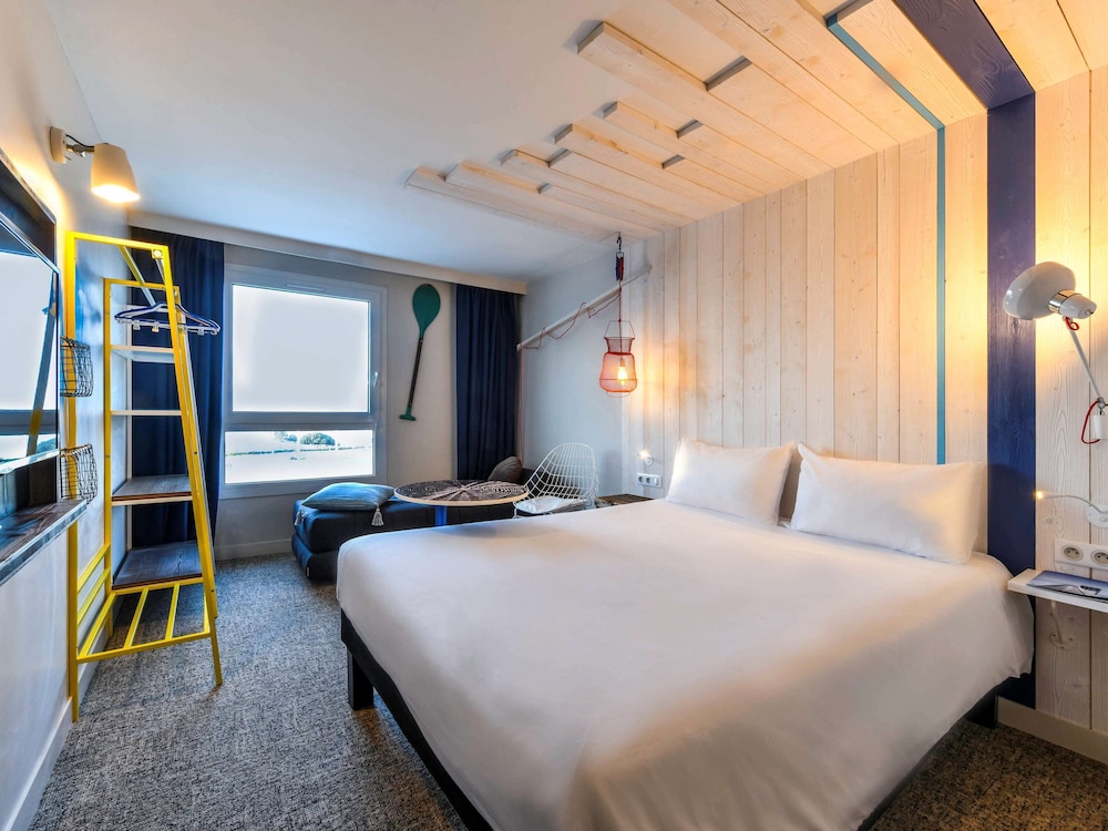 Room, Multiple Beds, Ocean View - Photo 10