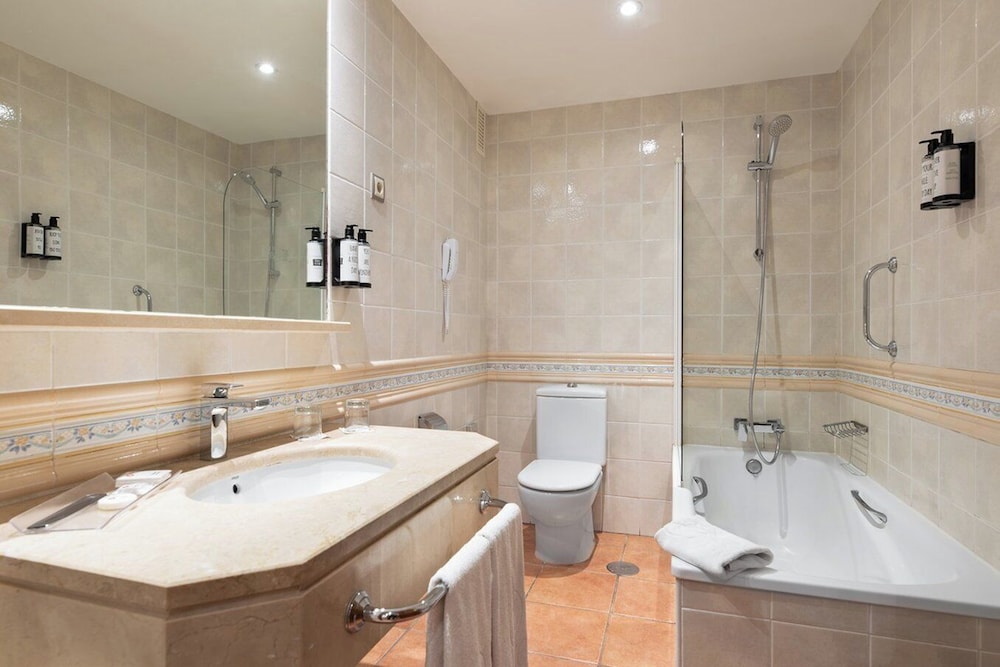 Double Room (with Parking) photo 2