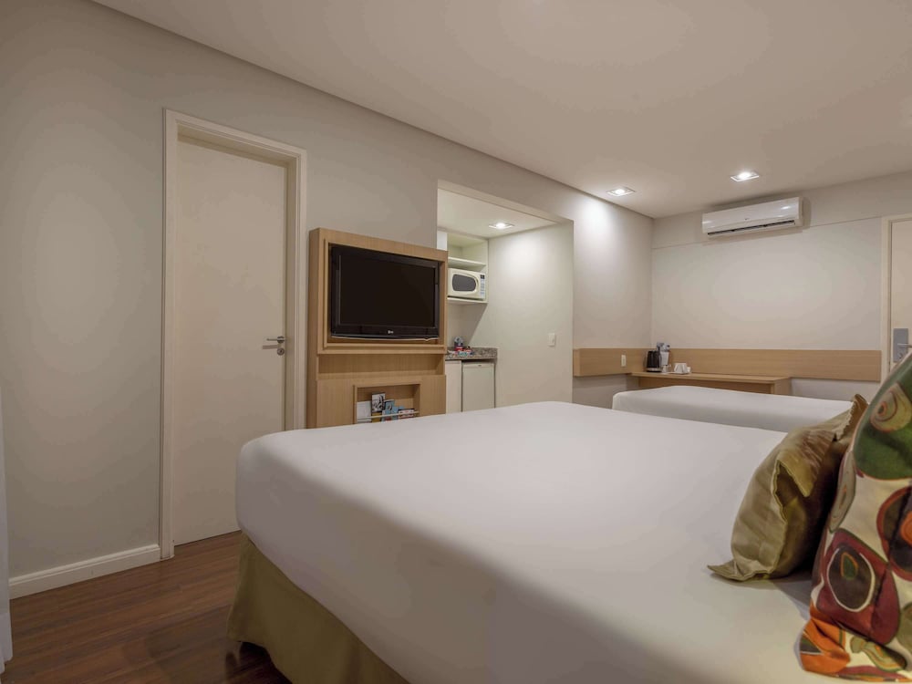 Standard Room, Multiple Beds - Photo 2