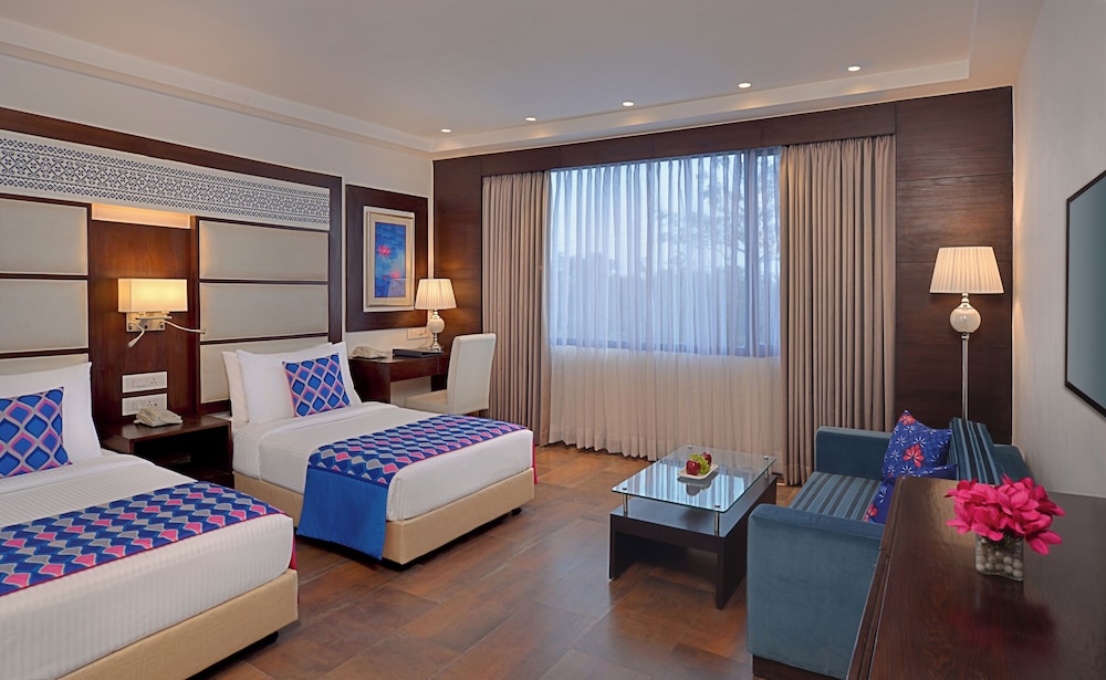 Standard Room, 2 Twin Beds (Deluxe Room Twin) photo 1