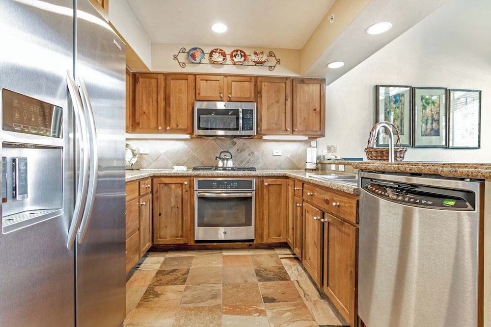 Condo, 3 Bedroom 3 Bathrooms (Platinum)