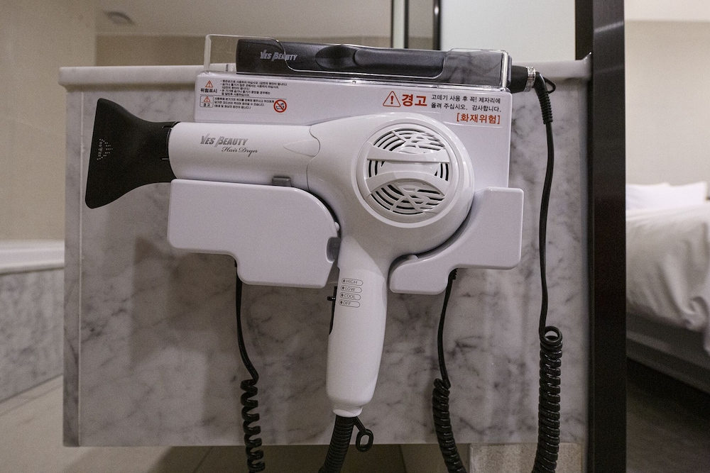 Deluxe Twin Room - Photo 20