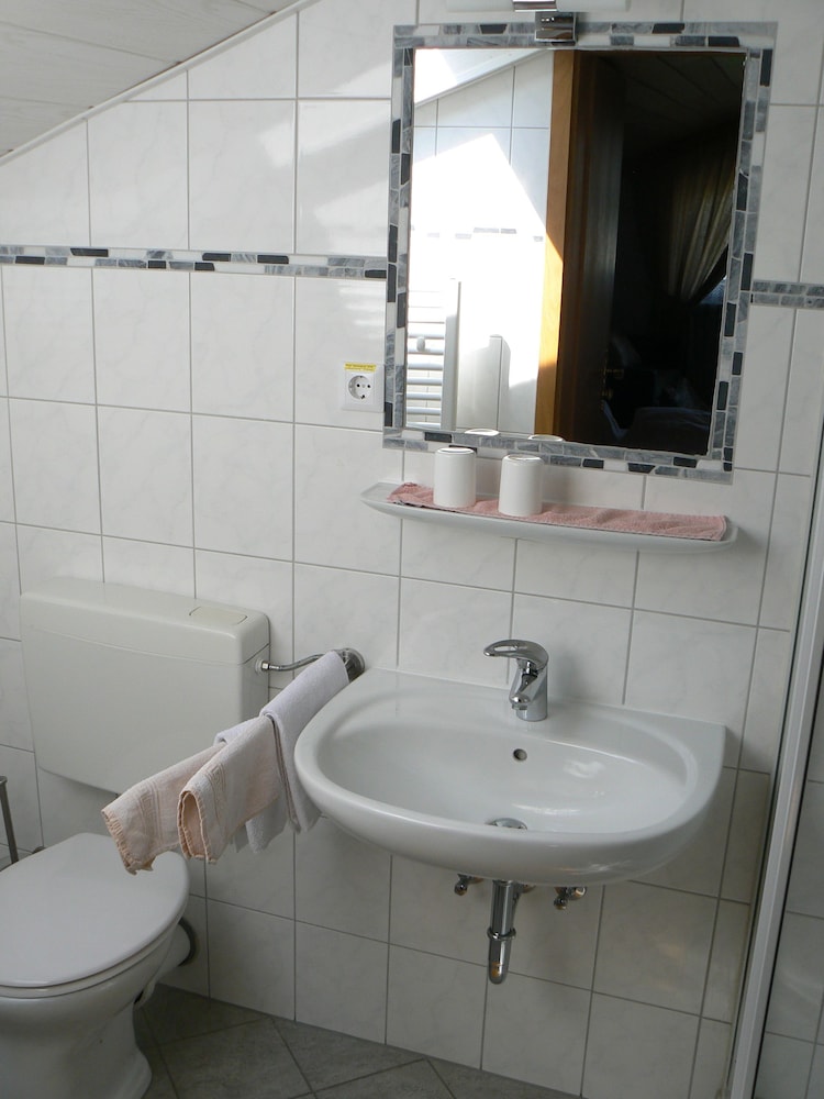 Double Room, Non Smoking, Balcony (A) photo 3