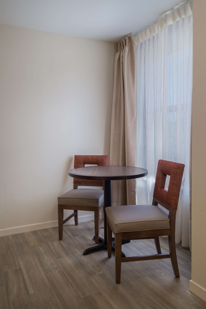 Suite, 2 Queen Beds, Non Smoking - Photo 5