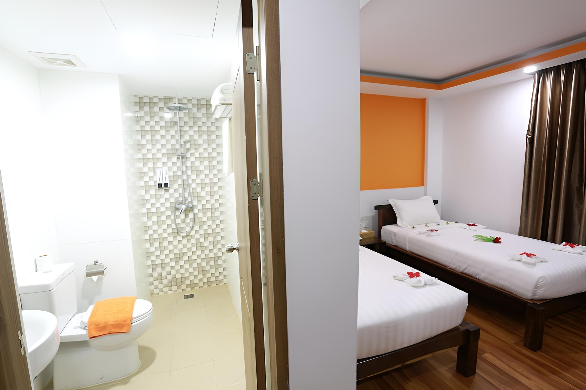 Deluxe Twin Room photo 3