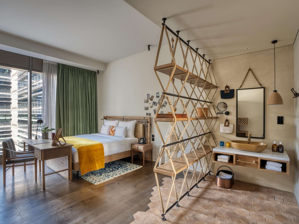 Large Glamping Room (Free Shuttle Service to Kite Beach and Dubai Mall) thumbnail 6