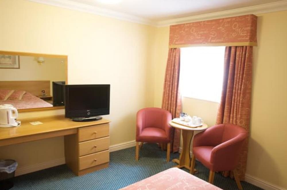 Twin Room - Photo 3