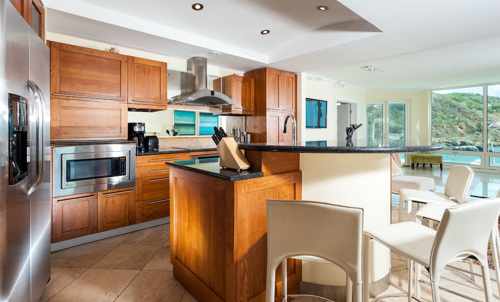 Lighthouse 2 Bedroom condo with Private pool 1B photo 2