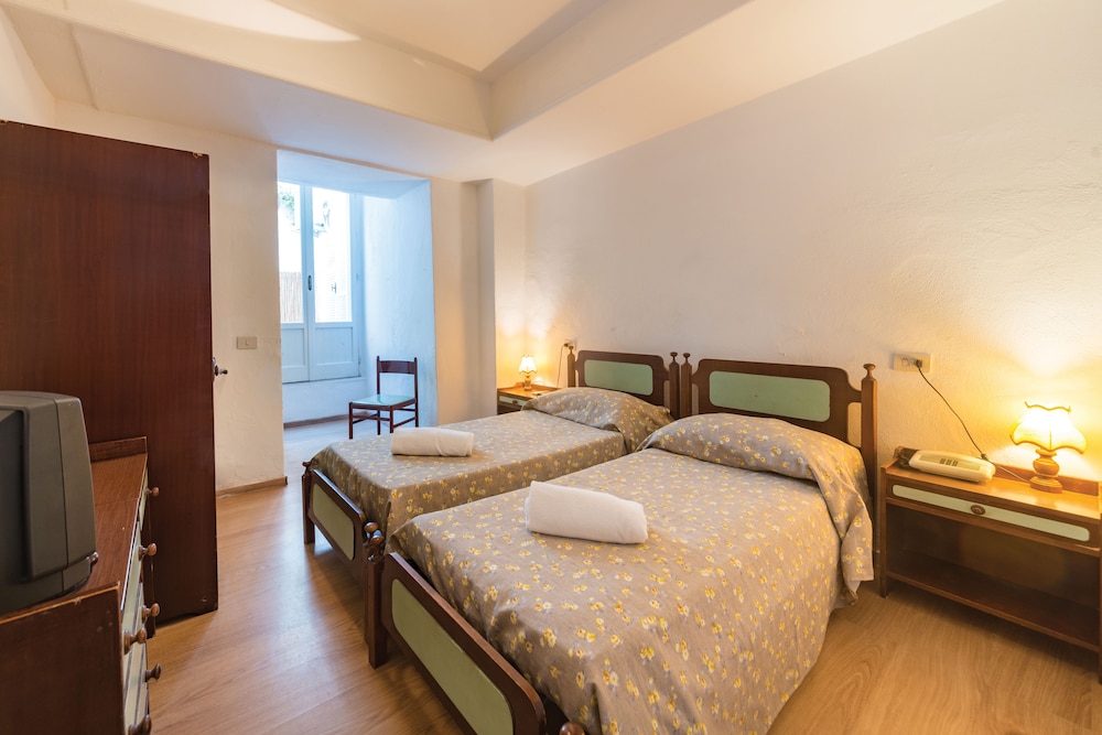 Basic Double or Twin Room
