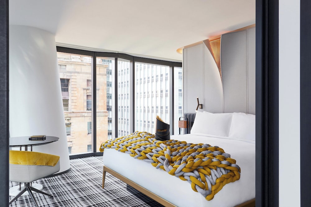 Suite, 1 King Bed, Non Smoking (Urban Suite)