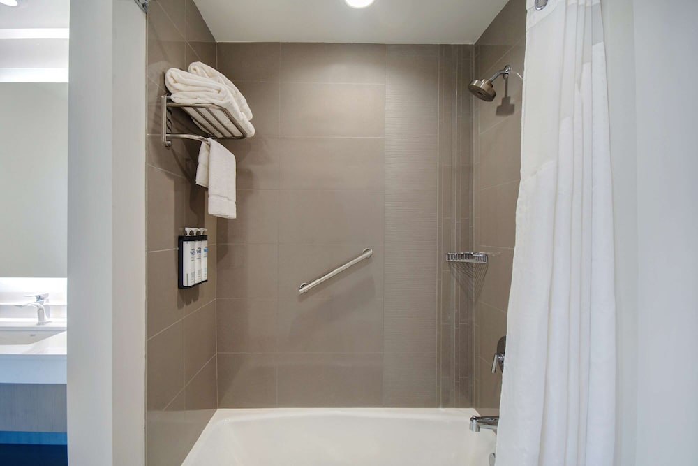 Room, 1 King Bed (Den) - Photo 9