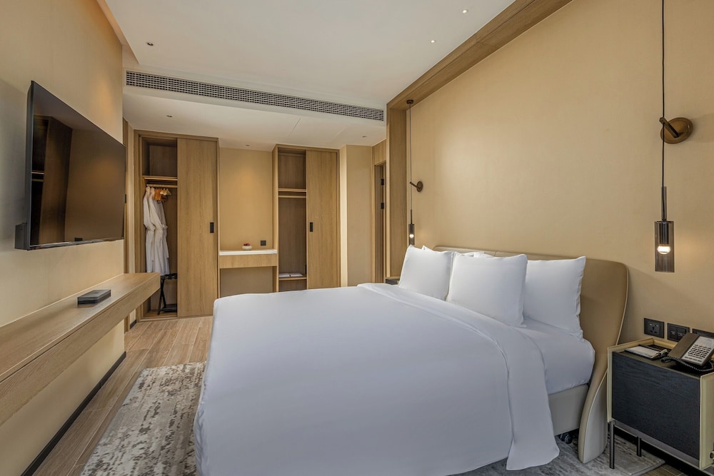 One Bedroom Suite - Photo 1