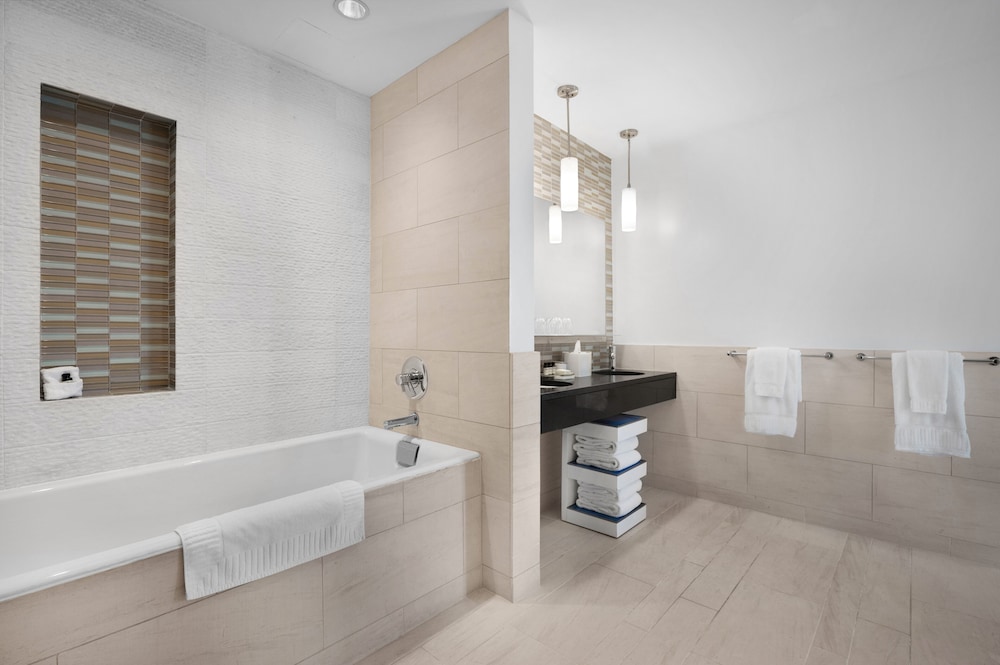 Suite (Hudson)