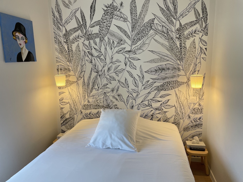 Deluxe Room - Photo 5