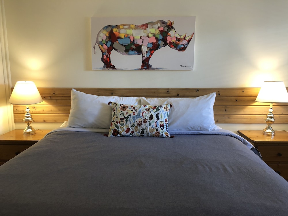 King Bed Deluxe, Garden View.(#9)