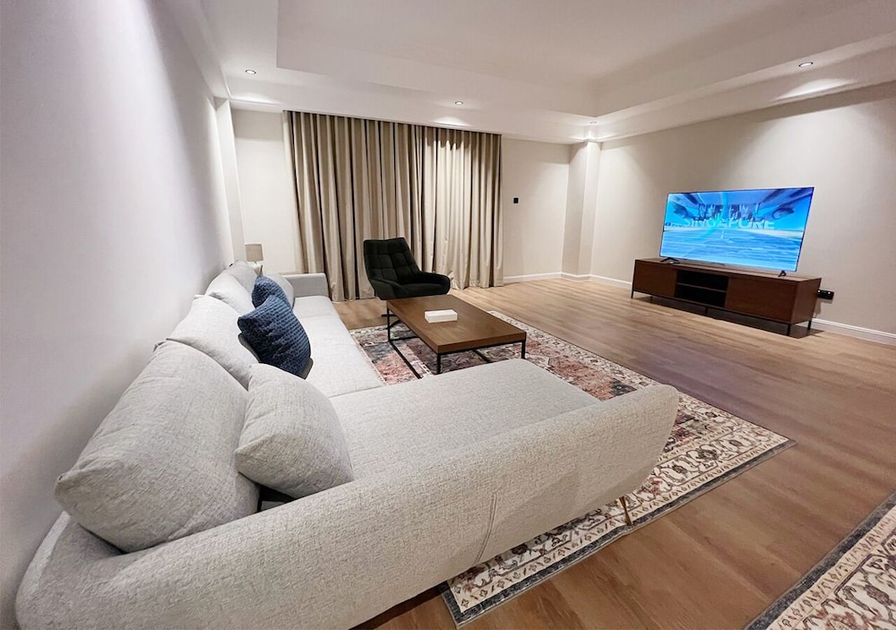 Premium Apartment, 2 Bedrooms, City View