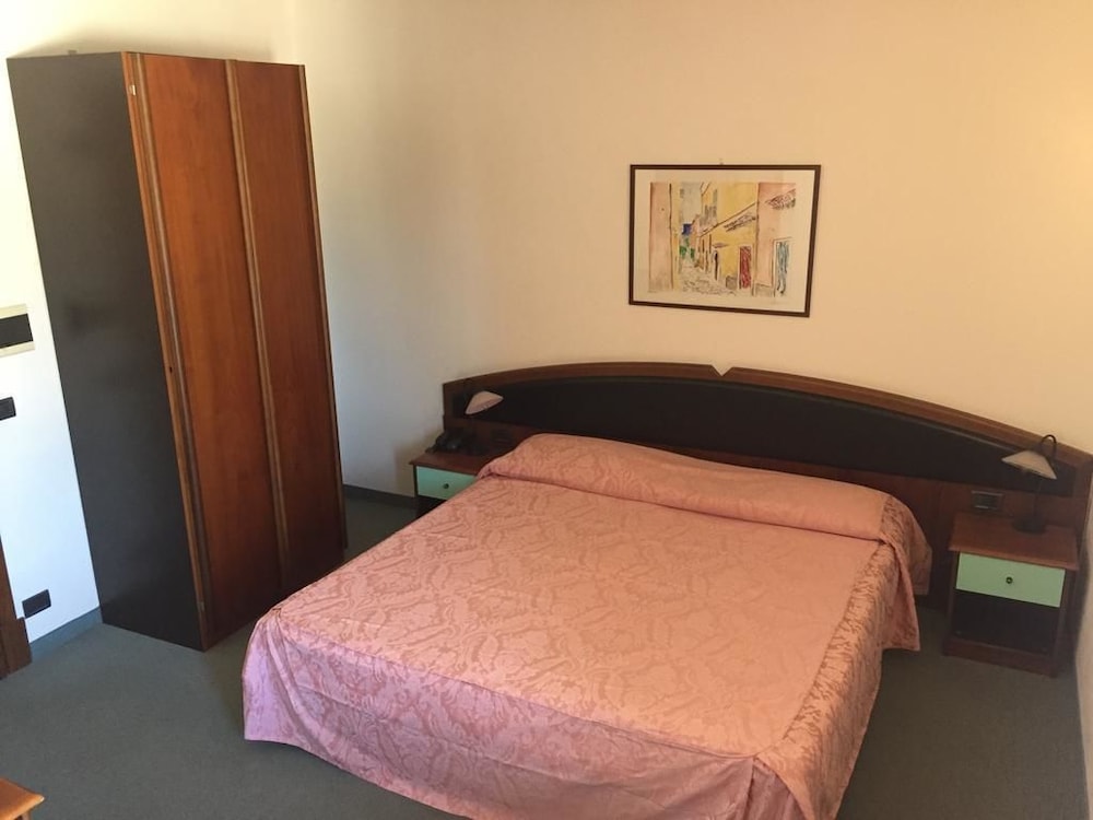 Double Or Twin Room photo 2