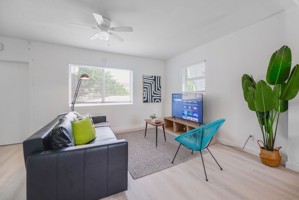 Basic Apartment photo 2