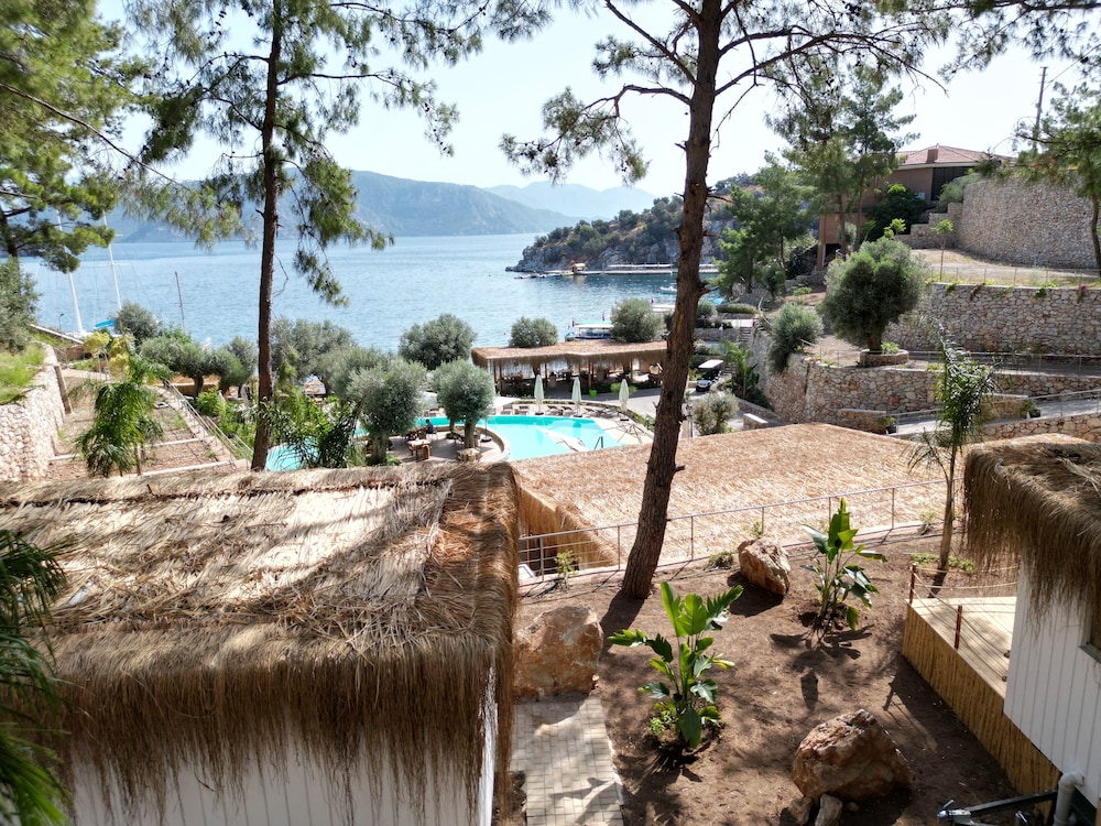 Tiny House with Private Veranda and Sea View photo 3