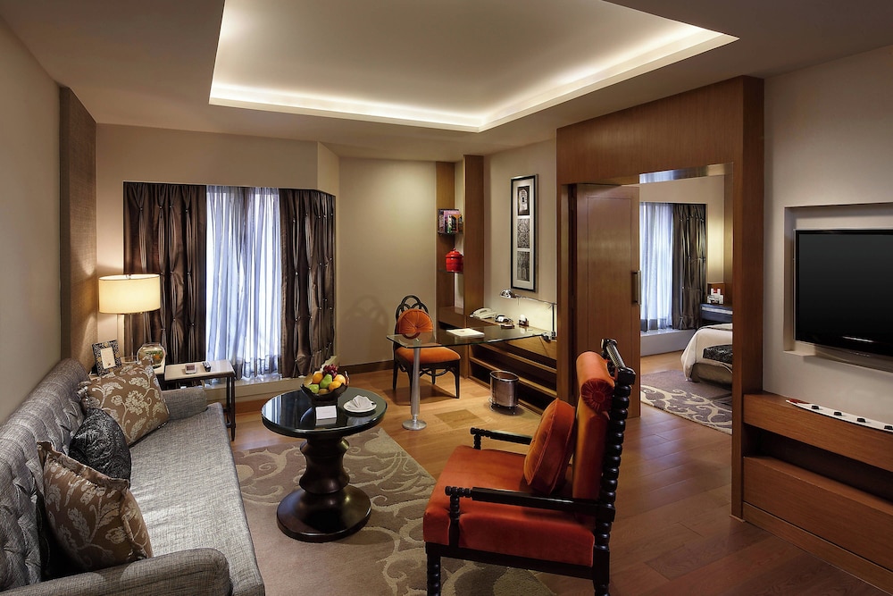 Royal Suite, 1 Bedroom - Photo 4