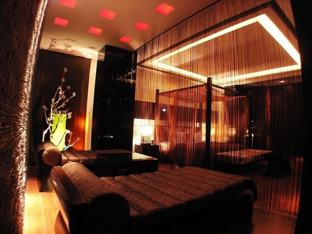 Superior Double Room, 1 King Bed, Jetted Tub, Courtyard View (F) photo 3