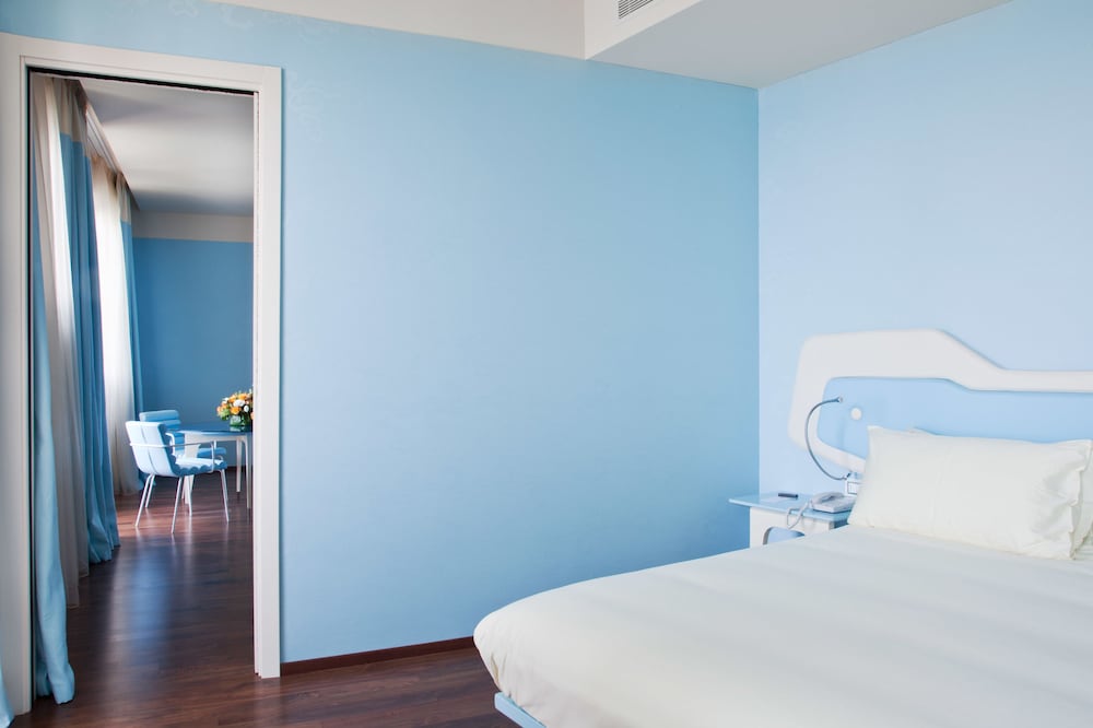 Suite, Jetted Tub, Sea View photo 2