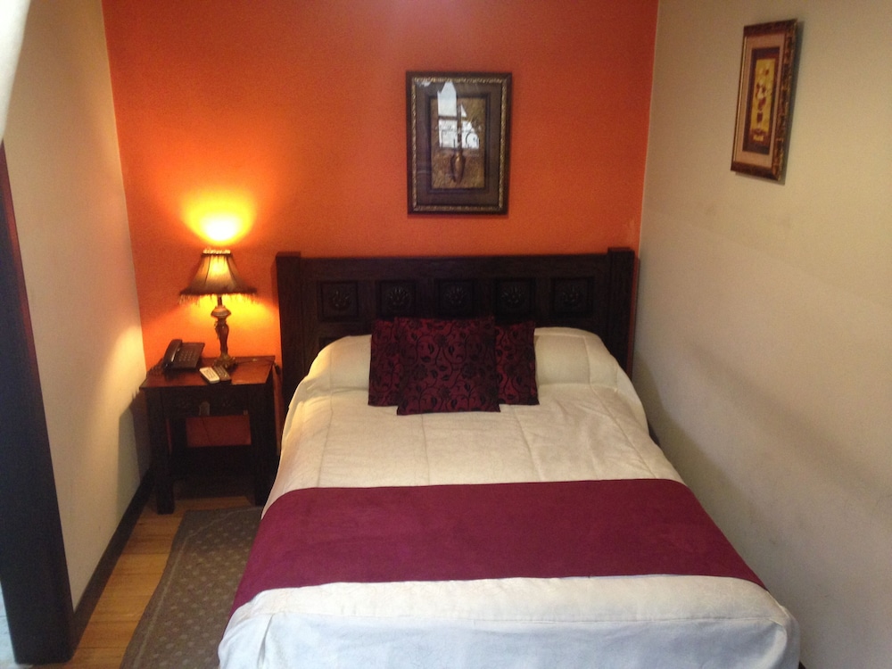 Comfort Room, 1 Double Bed, Courtyard View, Executive Level photo 3