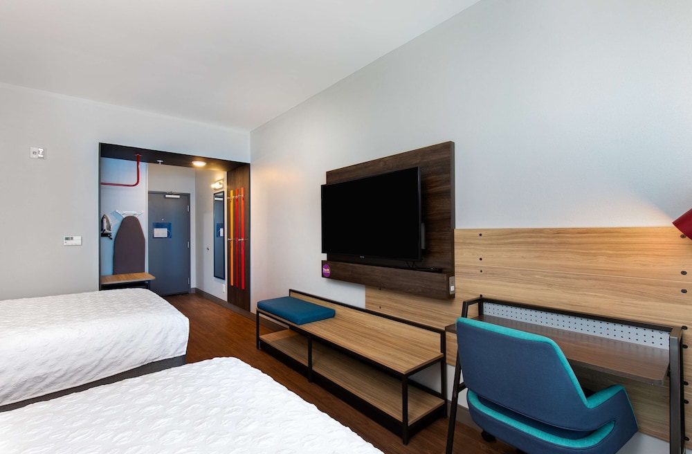 Room, 2 Queen Beds, Accessible (Hearing) - Photo 2