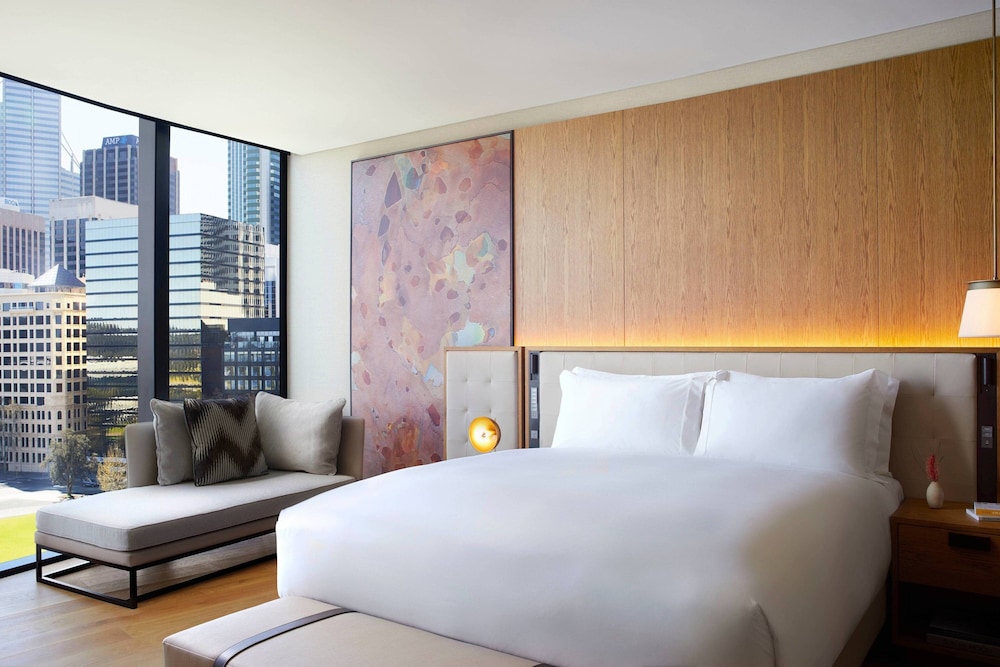 Elizabeth Quay River View, 1-Bedroom Suite, 1 King Bed thumbnail 5