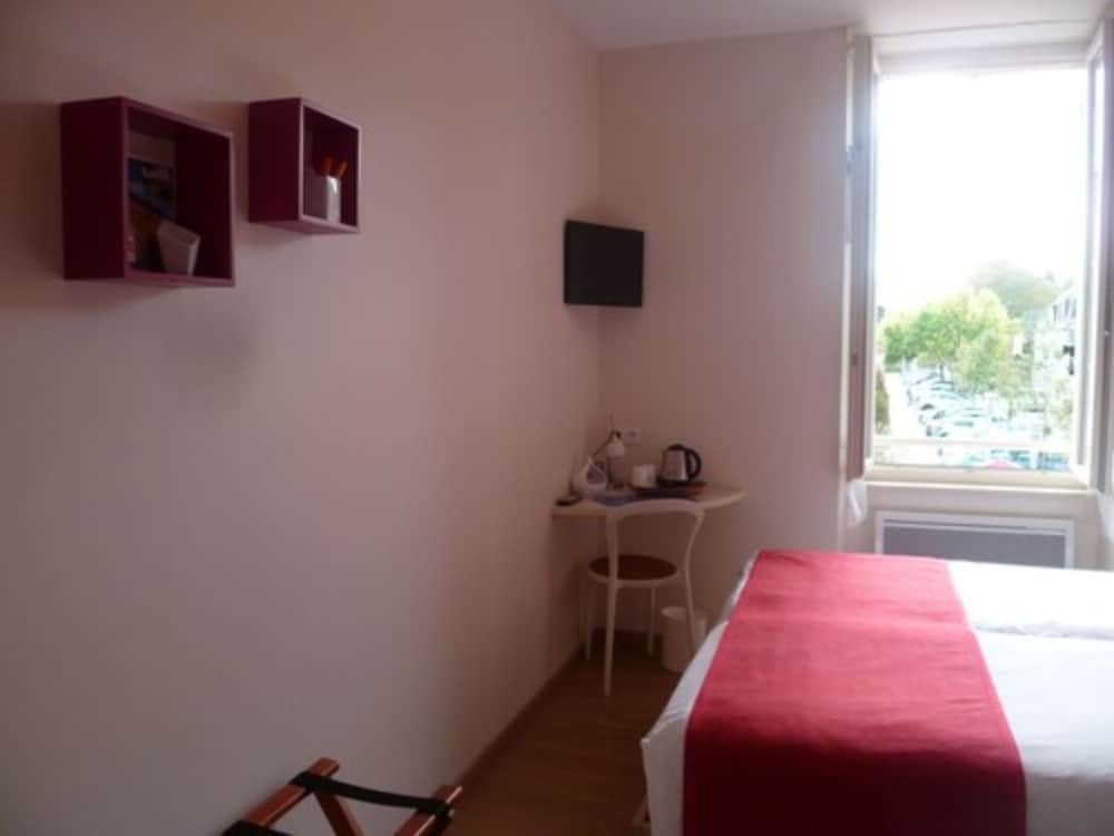 Double Room (Rouge Framboise) photo 2