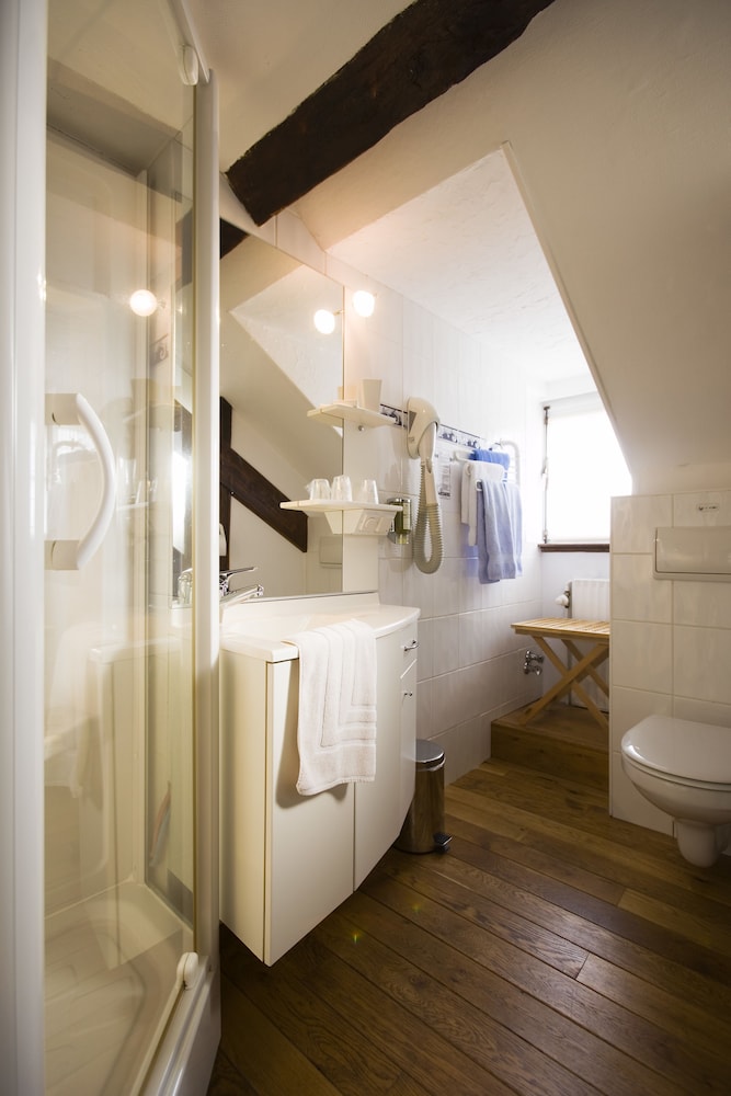Basic Double Room photo 3