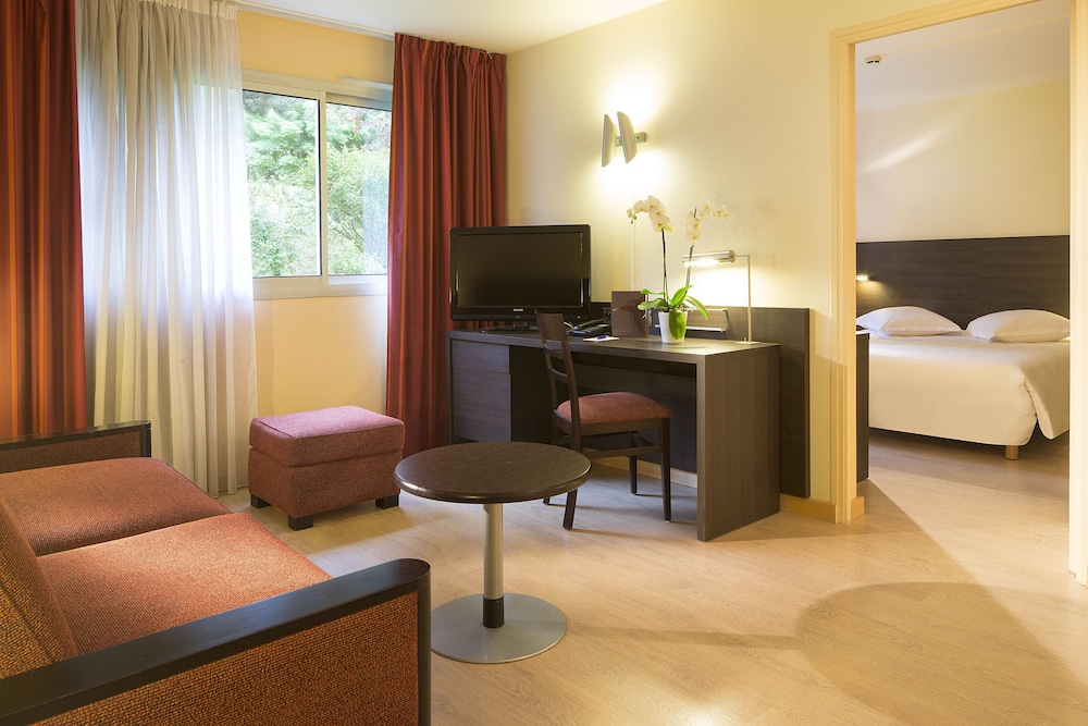 Superior Suite - Photo 2