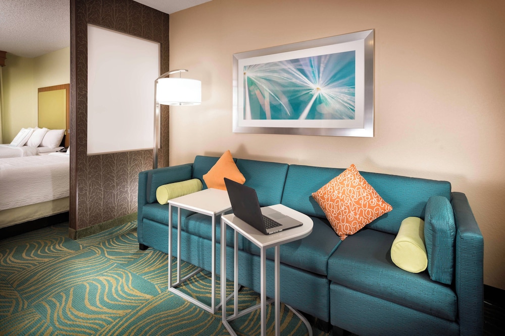Suite, Multiple Beds - Photo 3