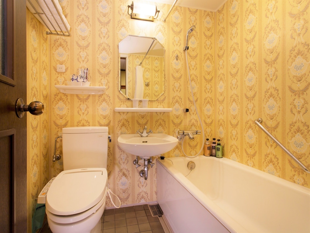 Adjoining Room (2 Rooms, 4 Single Beds) Non Smoking photo 3