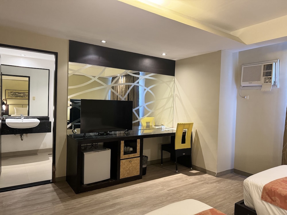 Deluxe Room - Photo 6