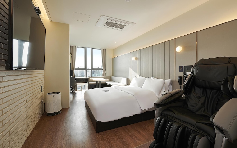 Room (VVIP Bath Salt Provided for Staying G) photo 3