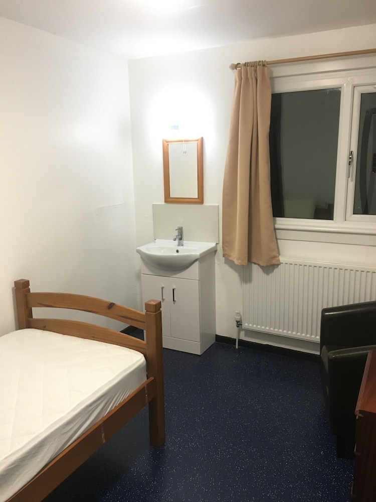 Basic Single Room, Shared Bathroom, Mountain View photo 3