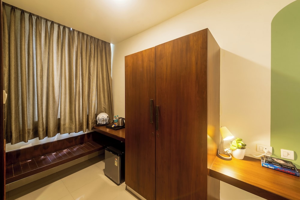 Standard Twin Room - Photo 7