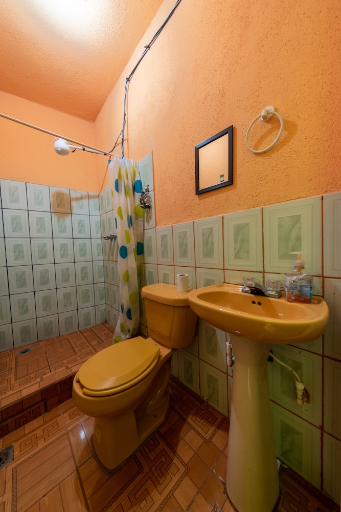 Single Room, Shared Bathroom photo 2