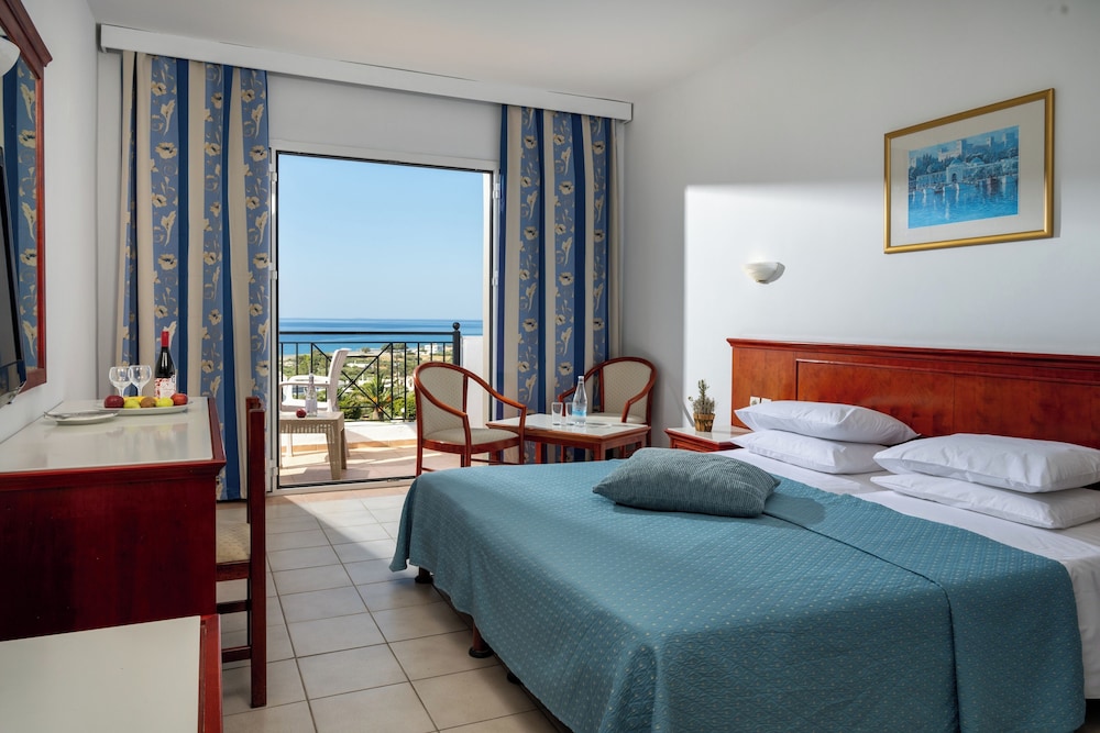 Family Room, Sea View - Photo 5