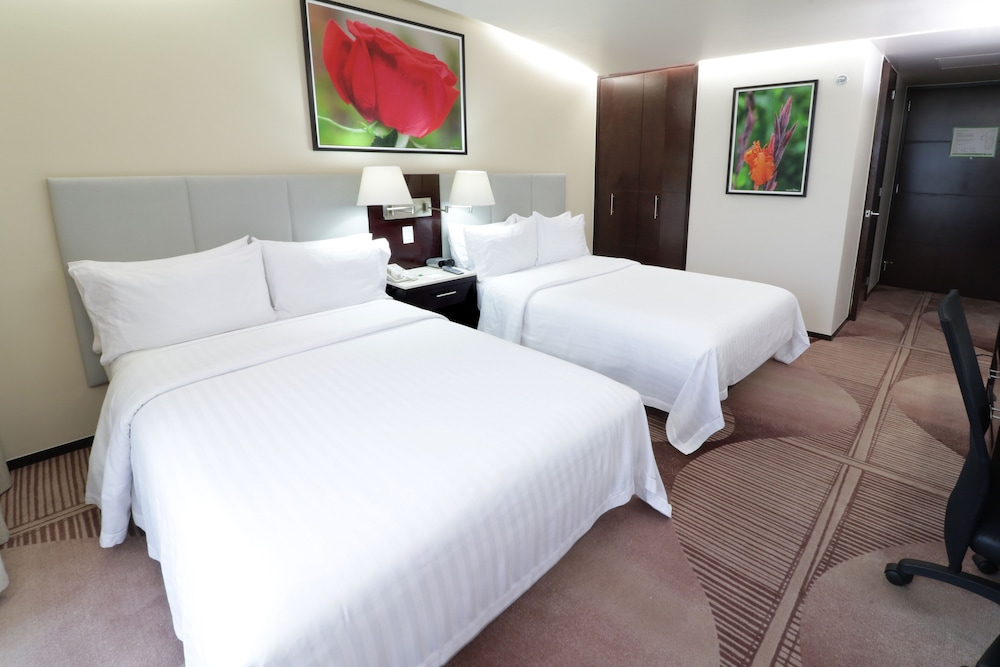 Standard Room, 2 Double Beds photo 3
