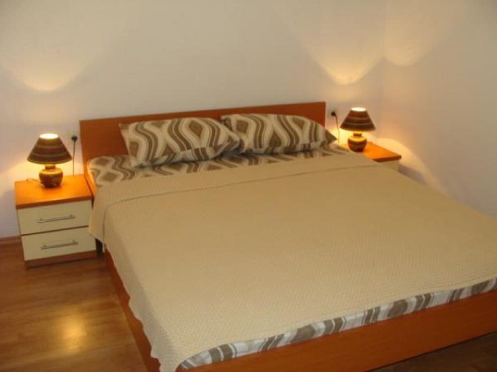 Double Room (Double Room)