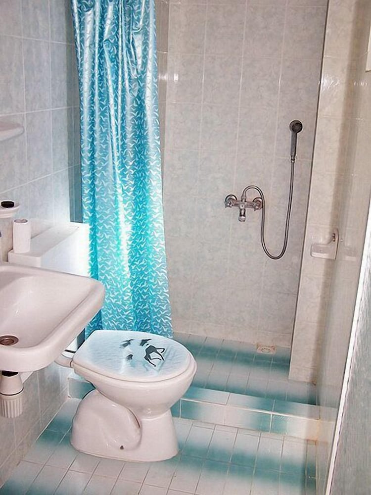 Standard Double or Twin Room photo 3