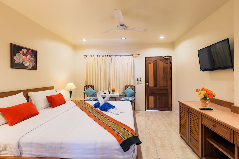Deluxe Double Room, 1 King Bed, Non Smoking photo 3
