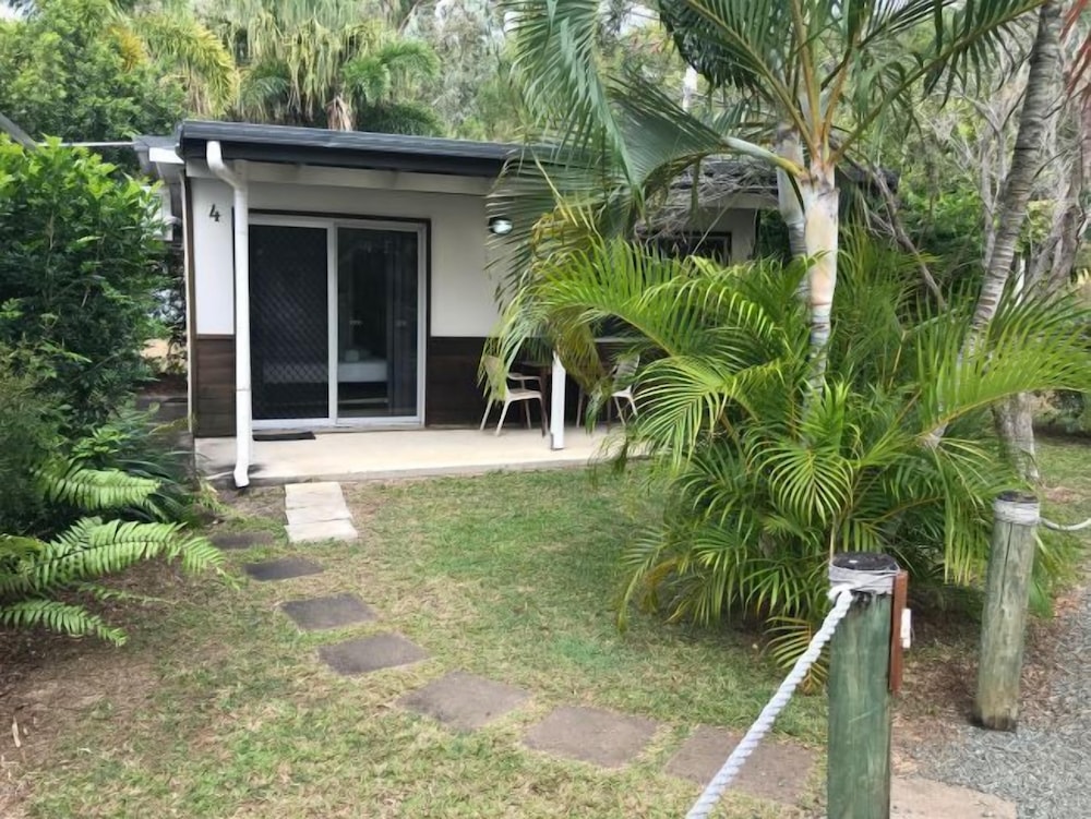 Basic Bungalow photo 2