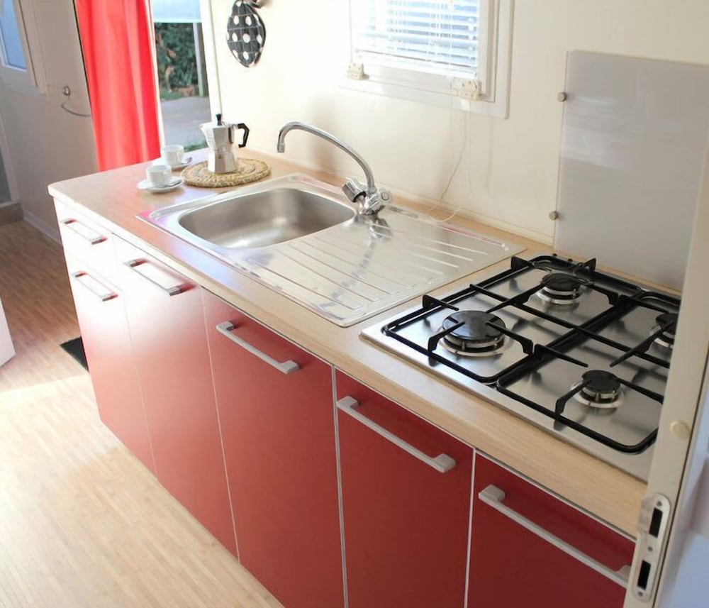Basic Mobile Home, 2 Bedrooms photo 3