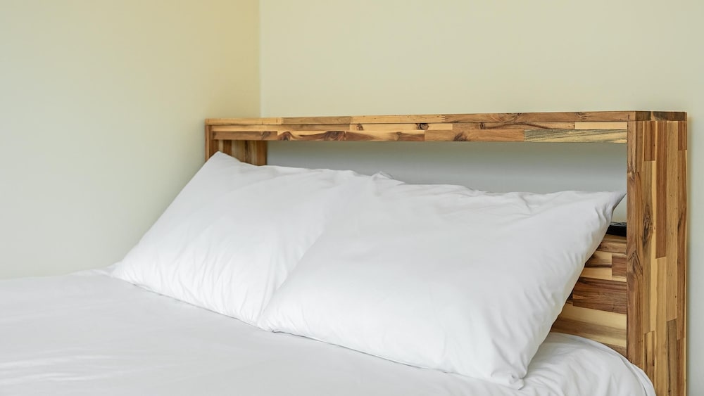 Basic Room, 1 Bedroom (101(Ocean View/No cooking)) - Photo 2